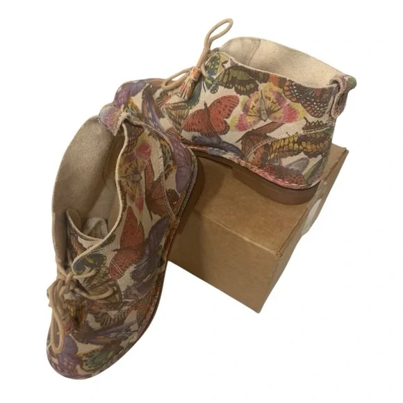 Hush Puppies Butterfly Lace Up Chukka Boots - Picture 2 of 7